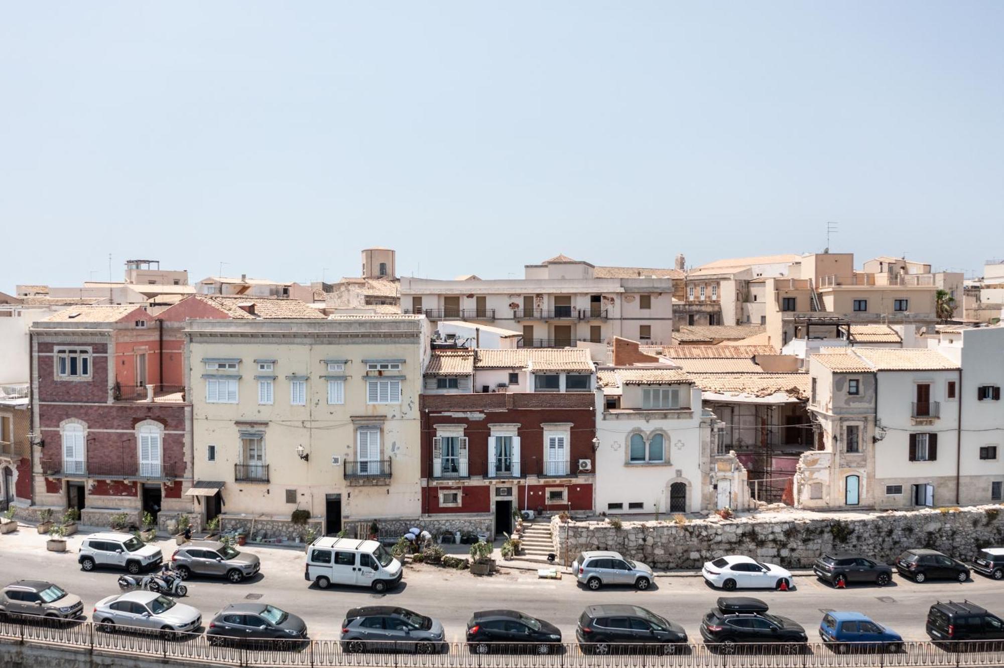 Fronte Mare Apartments & City Views Syracuse Bagian luar foto