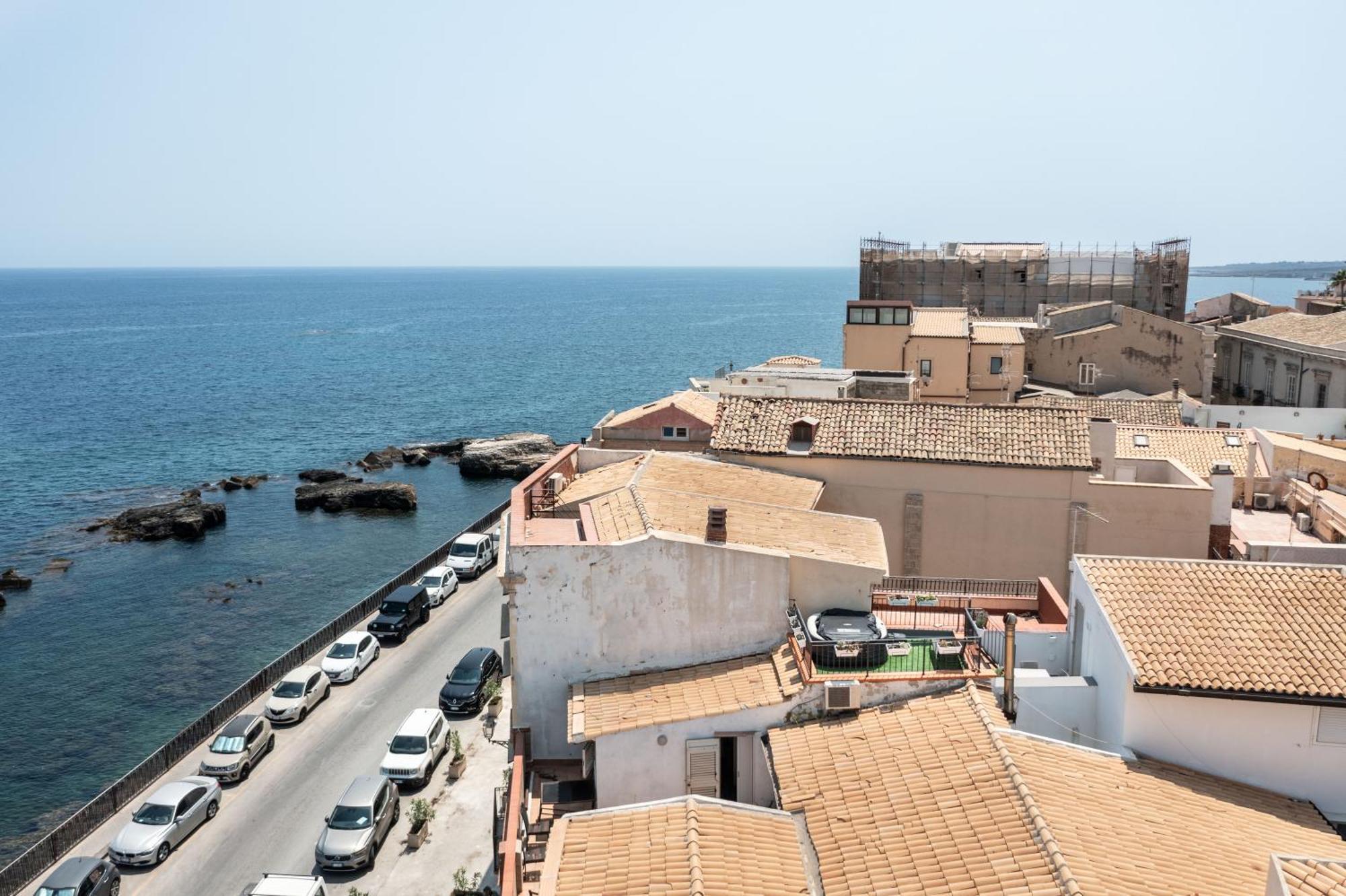 Fronte Mare Apartments & City Views Syracuse Bagian luar foto